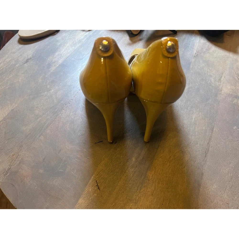 Michael Kors Womens Peep Toe Platform Pump Patent Leather Mustard Yellow Size 9M